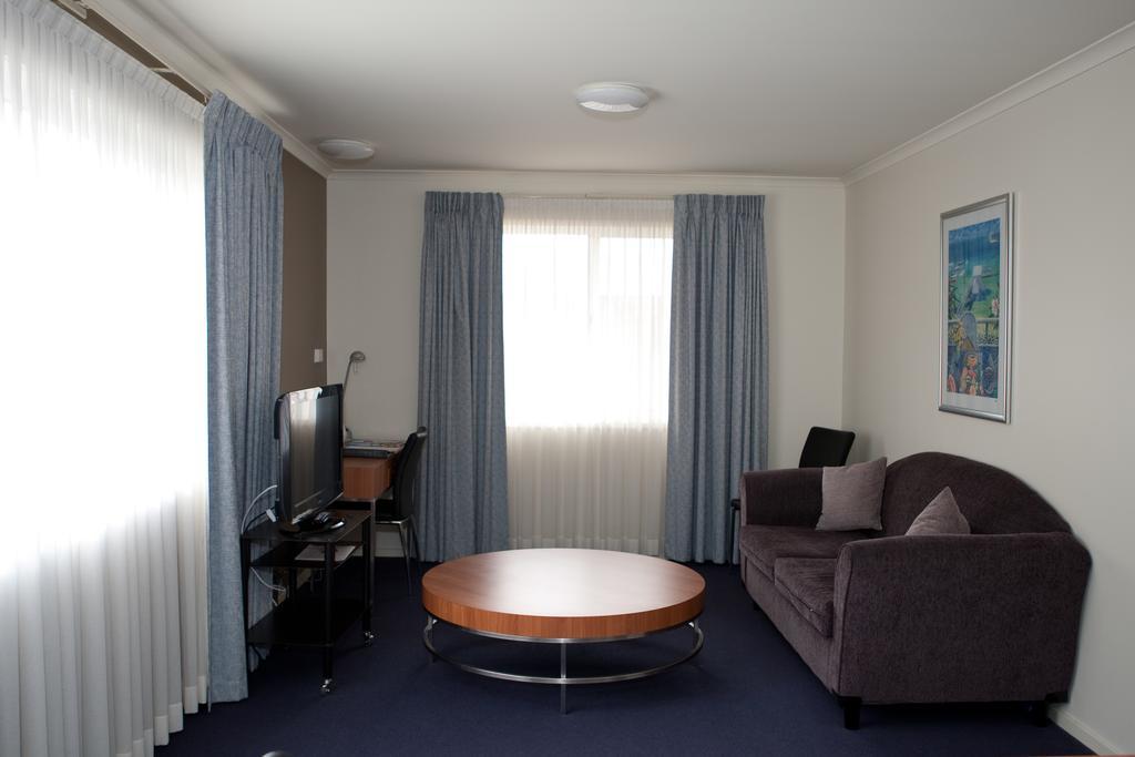 พรีเมียร์ โฮเต็ลแอนด์อพาร์ตเมนต์ Hotel แคนเบอร์รา ภายนอก รูปภาพ