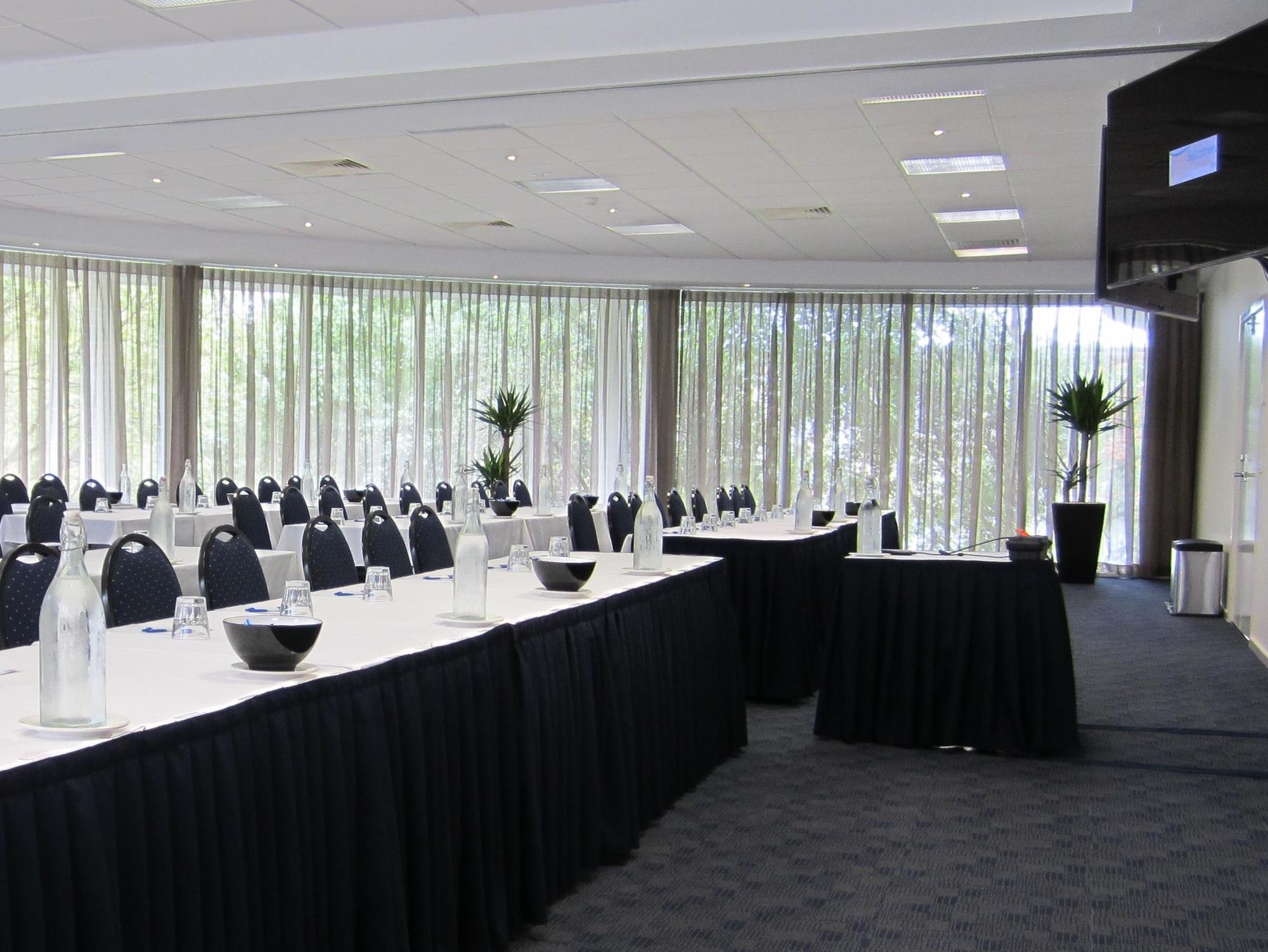 พรีเมียร์ โฮเต็ลแอนด์อพาร์ตเมนต์ Hotel แคนเบอร์รา ภายนอก รูปภาพ
