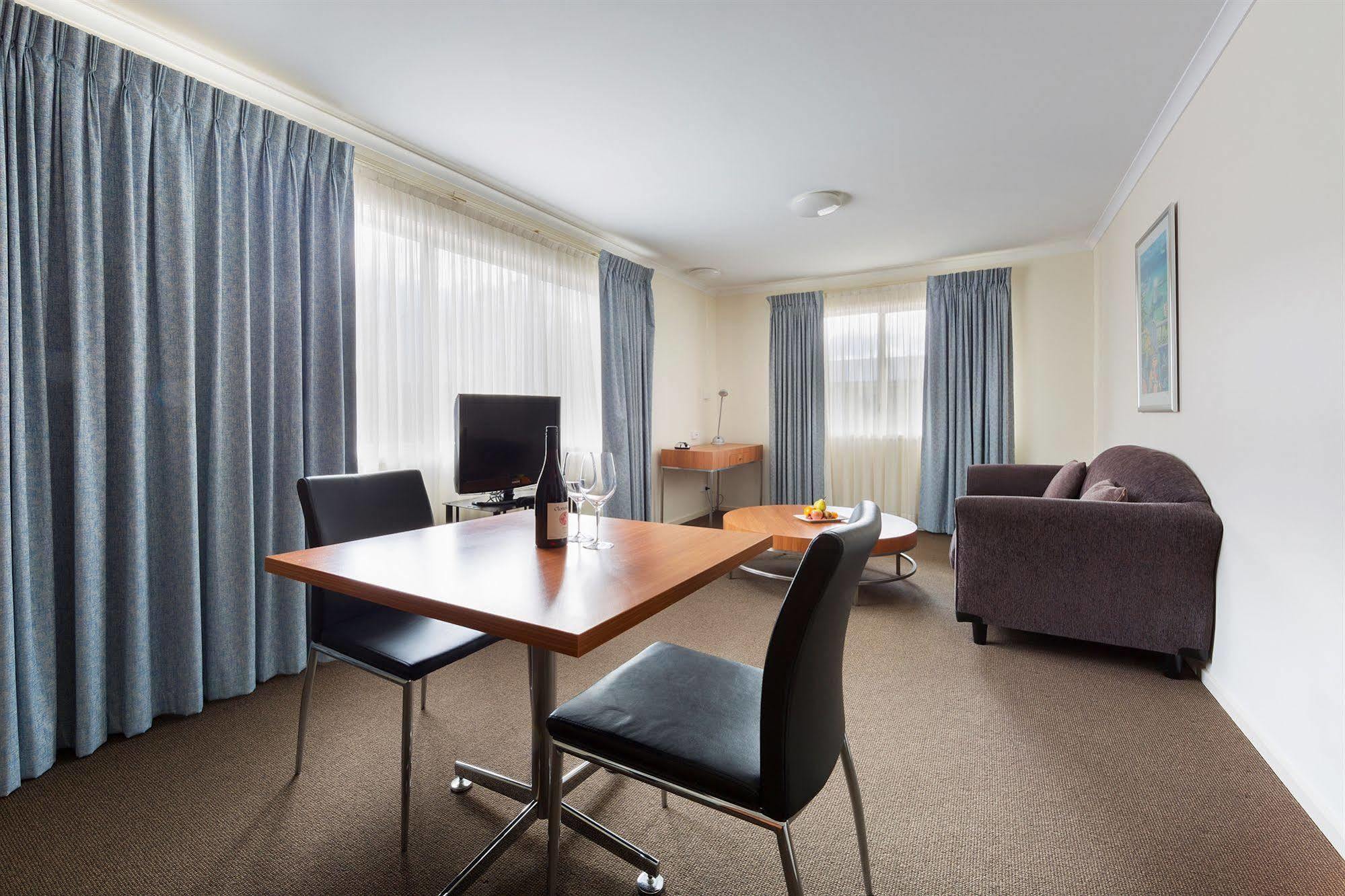พรีเมียร์ โฮเต็ลแอนด์อพาร์ตเมนต์ Hotel แคนเบอร์รา ภายนอก รูปภาพ