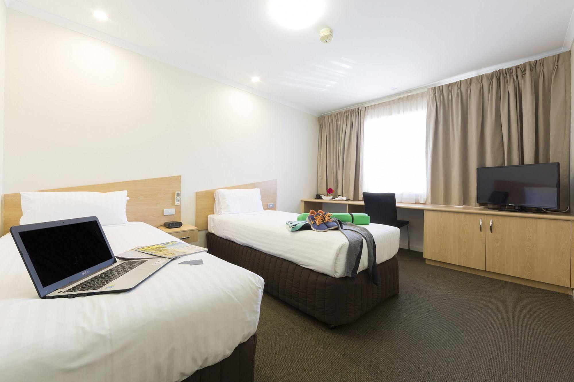 พรีเมียร์ โฮเต็ลแอนด์อพาร์ตเมนต์ Hotel แคนเบอร์รา ภายนอก รูปภาพ