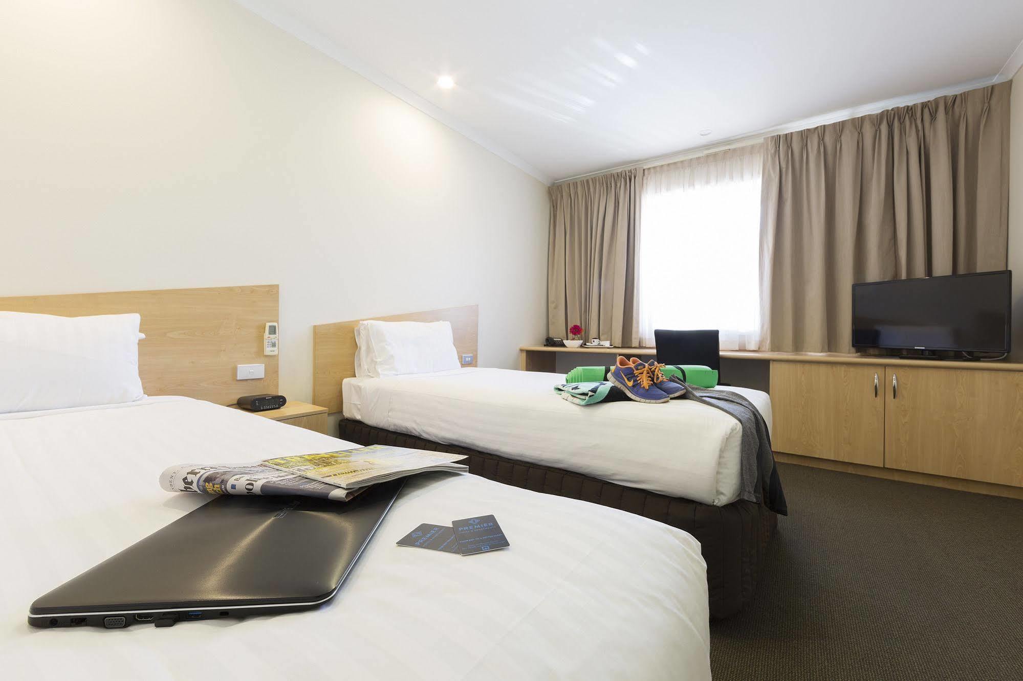 พรีเมียร์ โฮเต็ลแอนด์อพาร์ตเมนต์ Hotel แคนเบอร์รา ภายนอก รูปภาพ