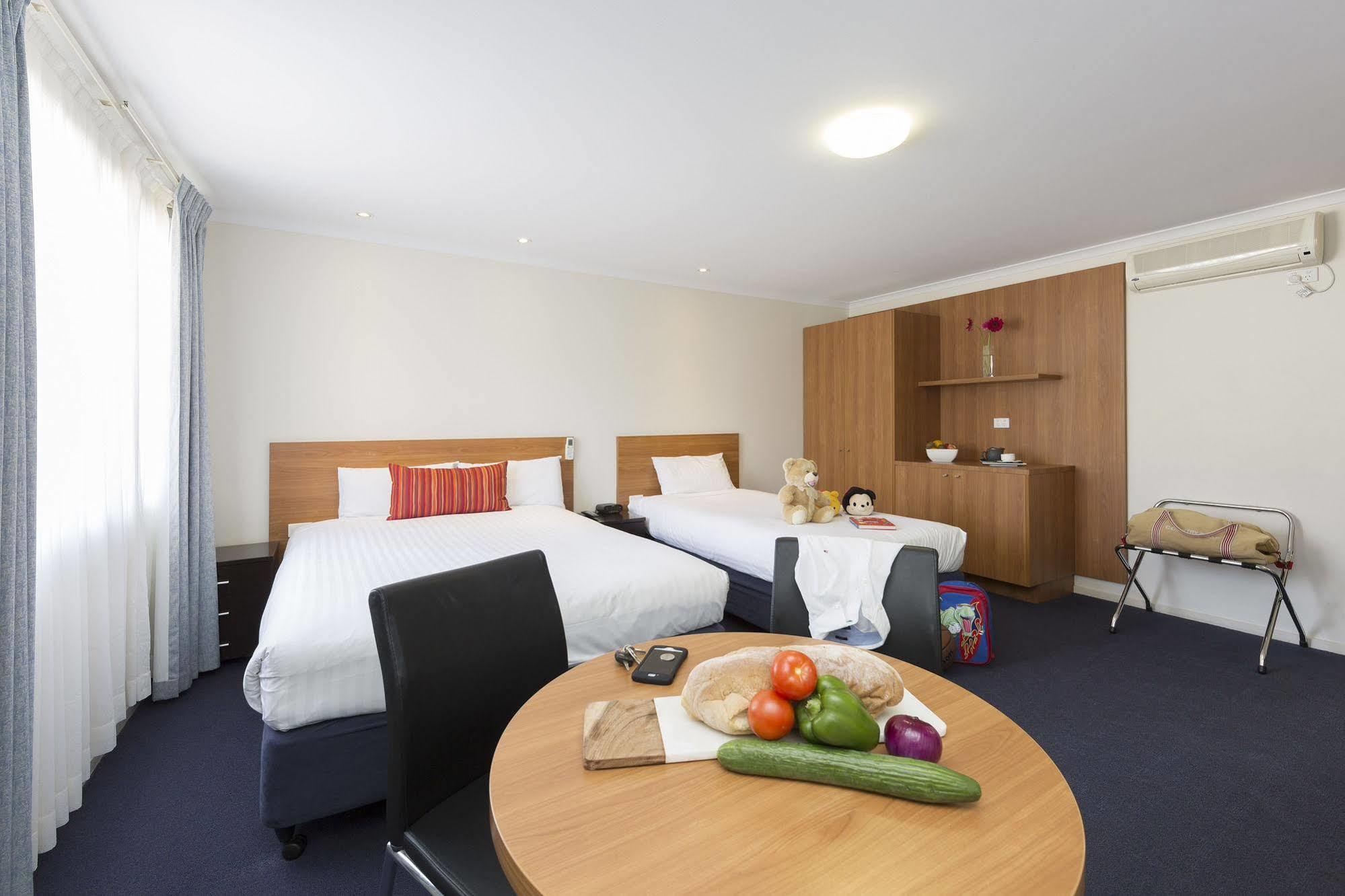 พรีเมียร์ โฮเต็ลแอนด์อพาร์ตเมนต์ Hotel แคนเบอร์รา ภายนอก รูปภาพ