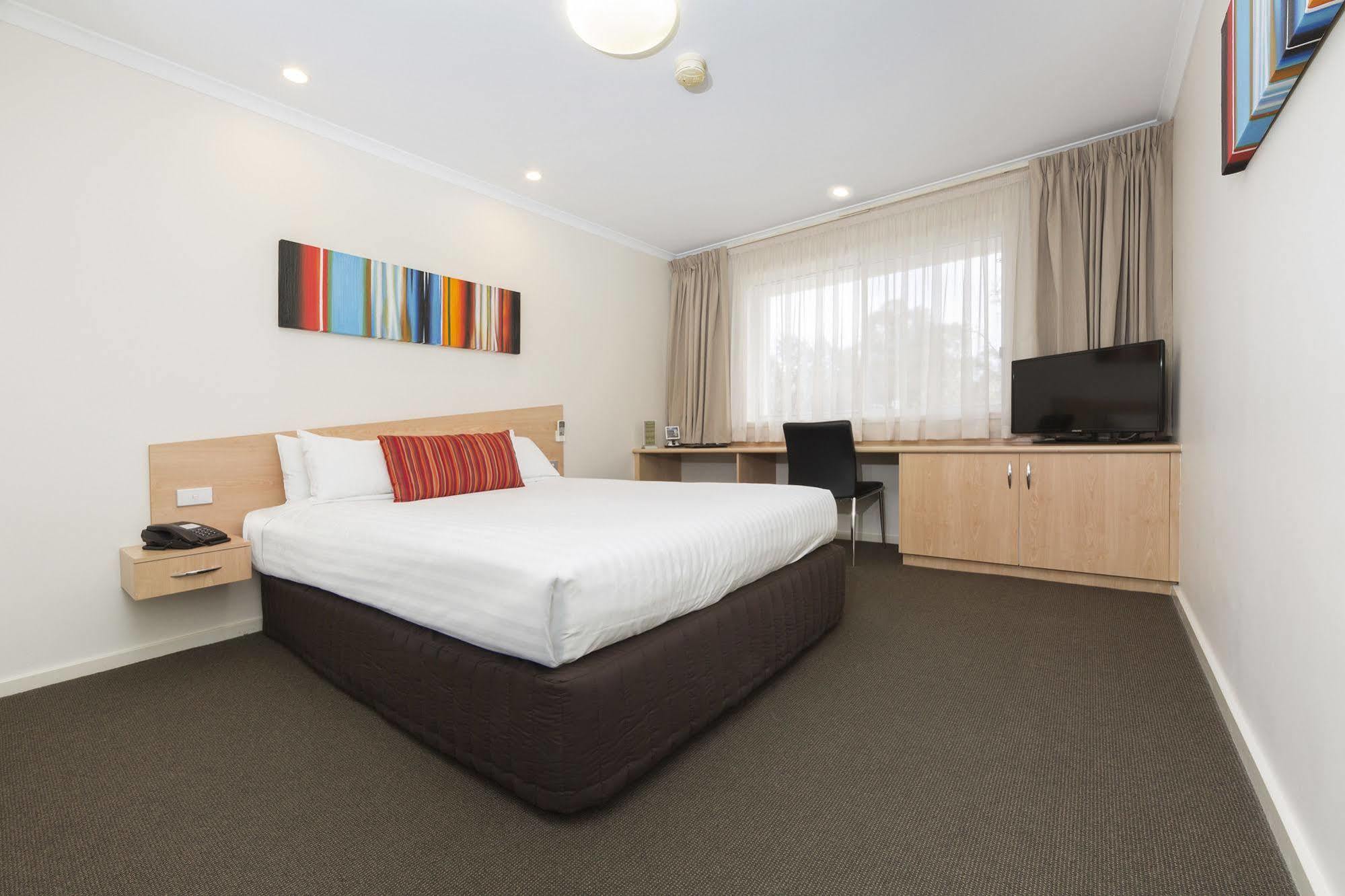 พรีเมียร์ โฮเต็ลแอนด์อพาร์ตเมนต์ Hotel แคนเบอร์รา ภายนอก รูปภาพ