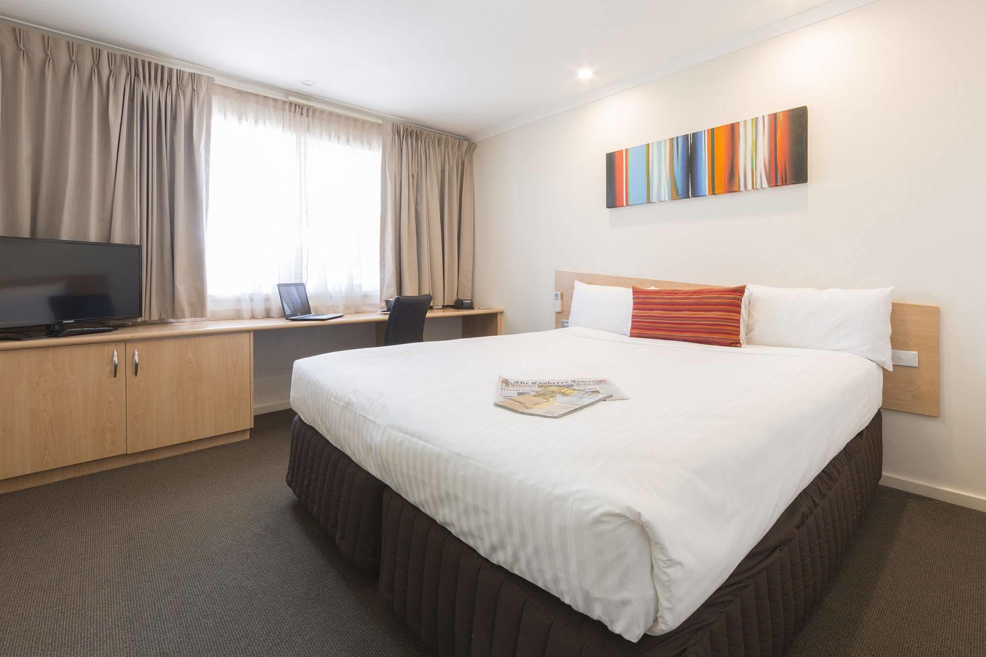 พรีเมียร์ โฮเต็ลแอนด์อพาร์ตเมนต์ Hotel แคนเบอร์รา ภายนอก รูปภาพ